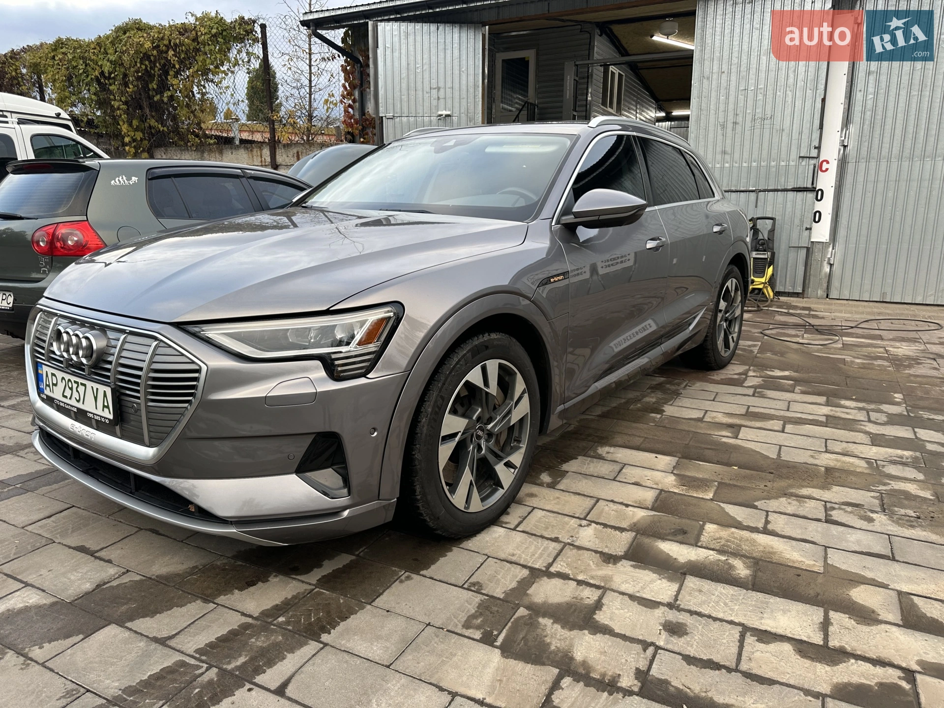 2019 Audi e-tron - мініатюра 2