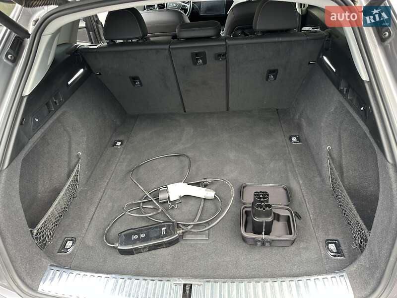 Позашляховик / Кросовер Audi e-tron 2019 в Києві фото 18 Позашляховик / Кросовер Audi e-tron 2019 в Києві