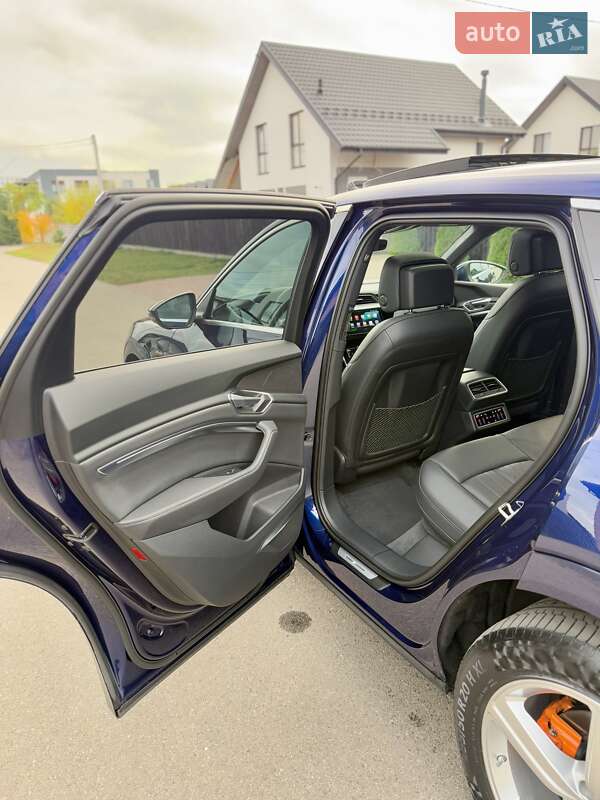 Внедорожник / Кроссовер Audi e-tron 2022 в Киеве фото 77 Внедорожник / Кроссовер Audi e-tron 2022 в Киеве