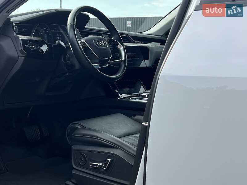 Позашляховик / Кросовер Audi e-tron 2022 в Луцьку фото 28 Позашляховик / Кросовер Audi e-tron 2022 в Луцьку