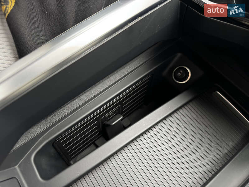 Позашляховик / Кросовер Audi e-tron 2020 в Житомирі фото 42 Позашляховик / Кросовер Audi e-tron 2020 в Житомирі