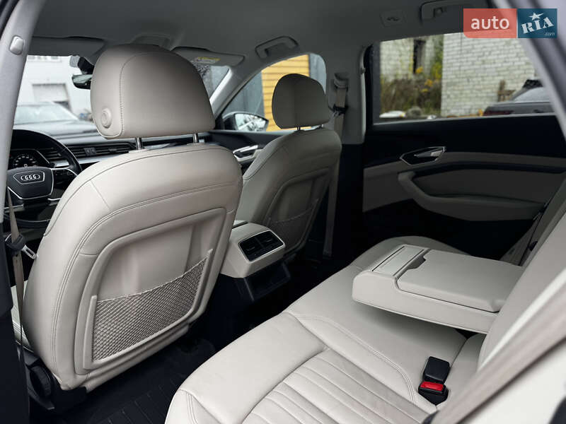 Позашляховик / Кросовер Audi e-tron 2020 в Житомирі фото 48 Позашляховик / Кросовер Audi e-tron 2020 в Житомирі