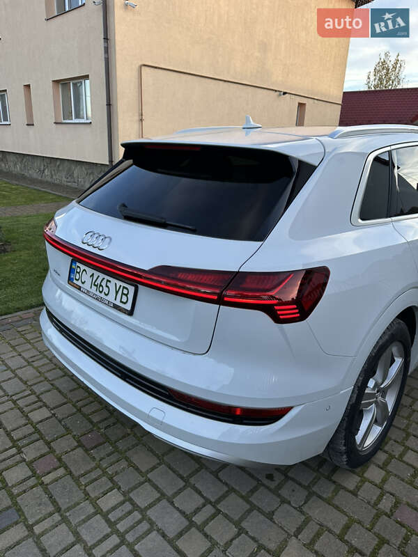 Позашляховик / Кросовер Audi e-tron 2019 в Львові фото 14 Позашляховик / Кросовер Audi e-tron 2019 в Львові