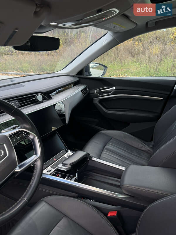 Позашляховик / Кросовер Audi e-tron 2022 в Львові фото 81 Позашляховик / Кросовер Audi e-tron 2022 в Львові