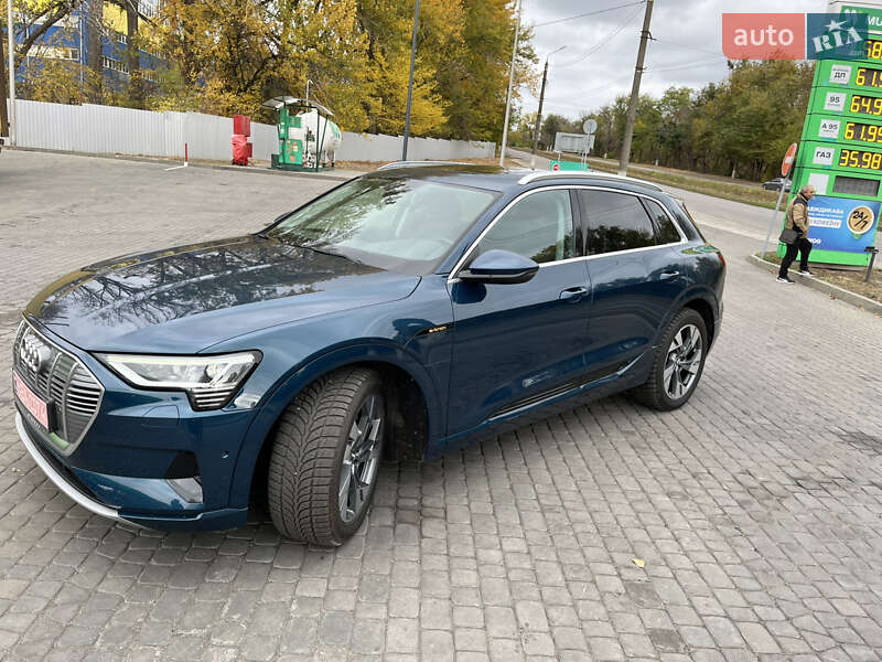 Внедорожник / Кроссовер Audi e-tron 2020 в Днепре