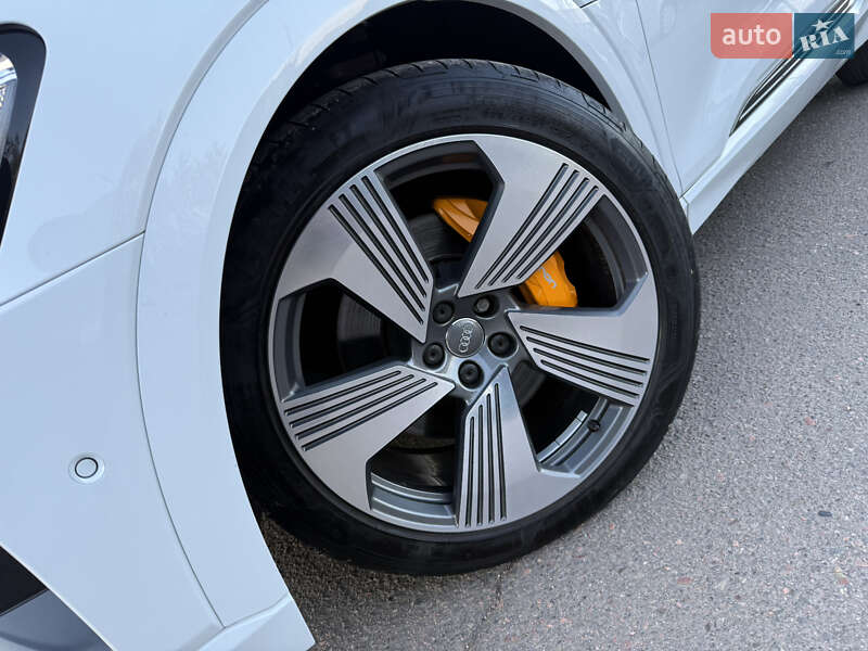 Позашляховик / Кросовер Audi e-tron 2020 в Львові фото 28 Позашляховик / Кросовер Audi e-tron 2020 в Львові