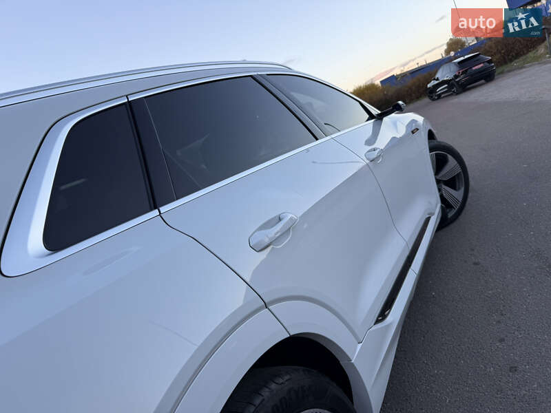 Позашляховик / Кросовер Audi e-tron 2020 в Львові фото 48 Позашляховик / Кросовер Audi e-tron 2020 в Львові