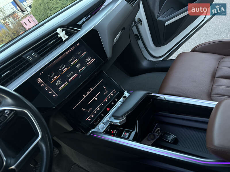 Позашляховик / Кросовер Audi e-tron 2020 в Львові фото 61 Позашляховик / Кросовер Audi e-tron 2020 в Львові