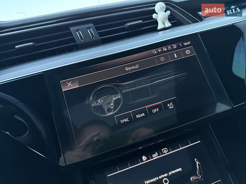 Позашляховик / Кросовер Audi e-tron 2020 в Львові фото 90 Позашляховик / Кросовер Audi e-tron 2020 в Львові