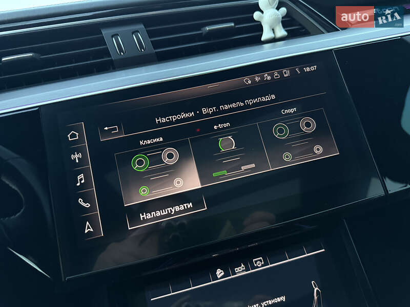 Позашляховик / Кросовер Audi e-tron 2020 в Львові фото 93 Позашляховик / Кросовер Audi e-tron 2020 в Львові