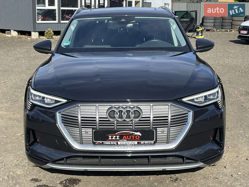 Позашляховик / Кросовер Audi e-tron 2022 в Луцьку