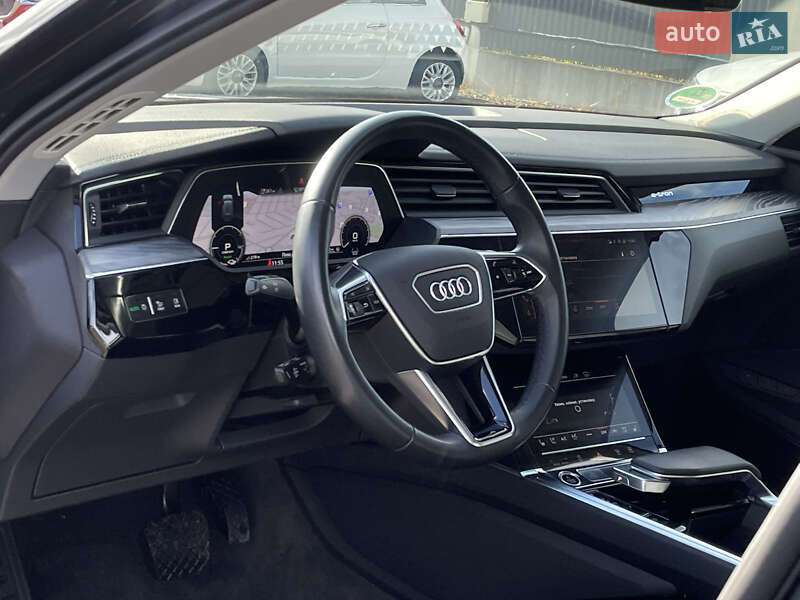 Позашляховик / Кросовер Audi e-tron 2022 в Луцьку