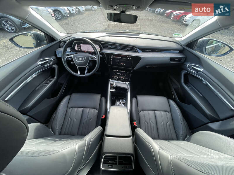 Позашляховик / Кросовер Audi e-tron 2022 в Луцьку