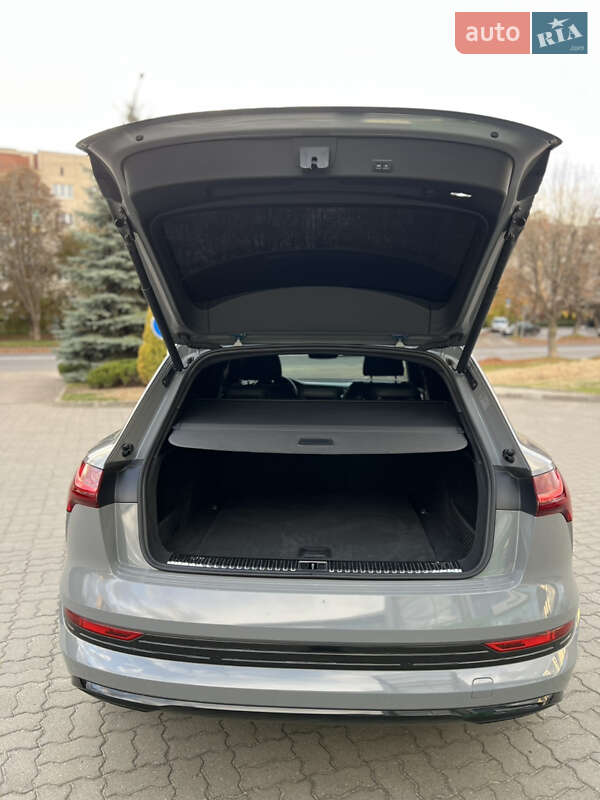 Позашляховик / Кросовер Audi e-tron 2020 в Києві