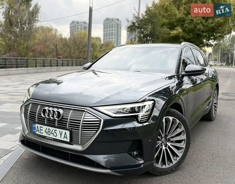 Audi e-tron 2019 VIN WA1VABGE3KB011317 фото оголошення 32 з 52
