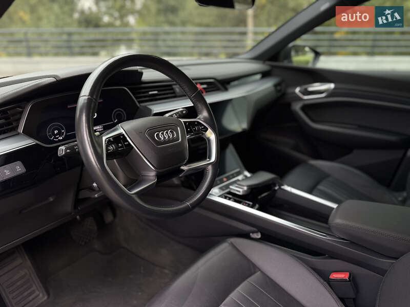 Позашляховик / Кросовер Audi e-tron 2020 в Дніпрі