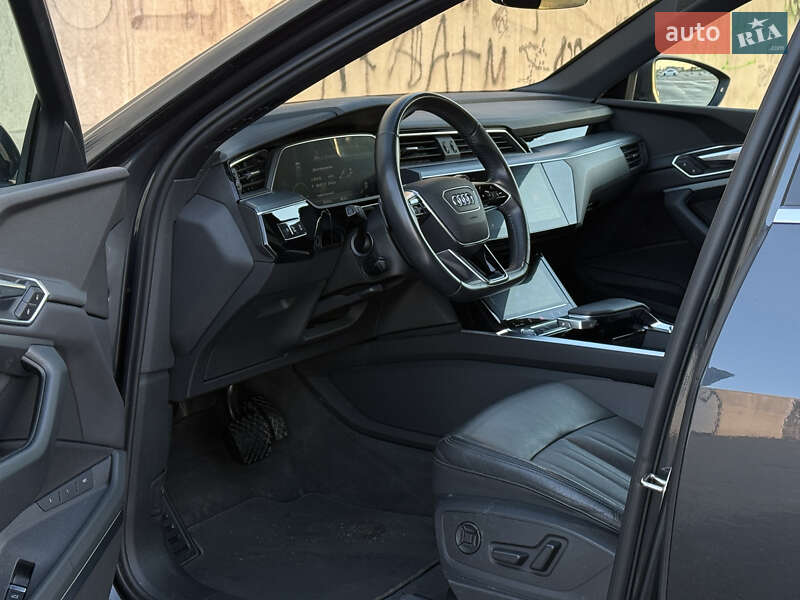 Позашляховик / Кросовер Audi e-tron 2020 в Львові фото 31 Позашляховик / Кросовер Audi e-tron 2020 в Львові