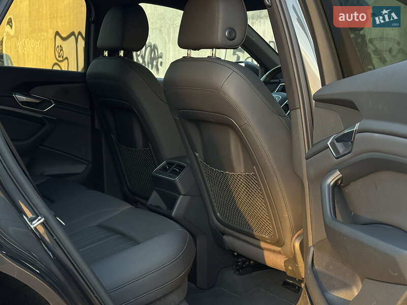 Позашляховик / Кросовер Audi e-tron 2020 в Львові фото 34 Позашляховик / Кросовер Audi e-tron 2020 в Львові
