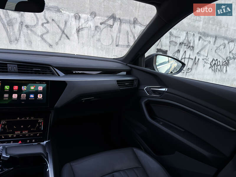 Позашляховик / Кросовер Audi e-tron 2020 в Львові фото 52 Позашляховик / Кросовер Audi e-tron 2020 в Львові