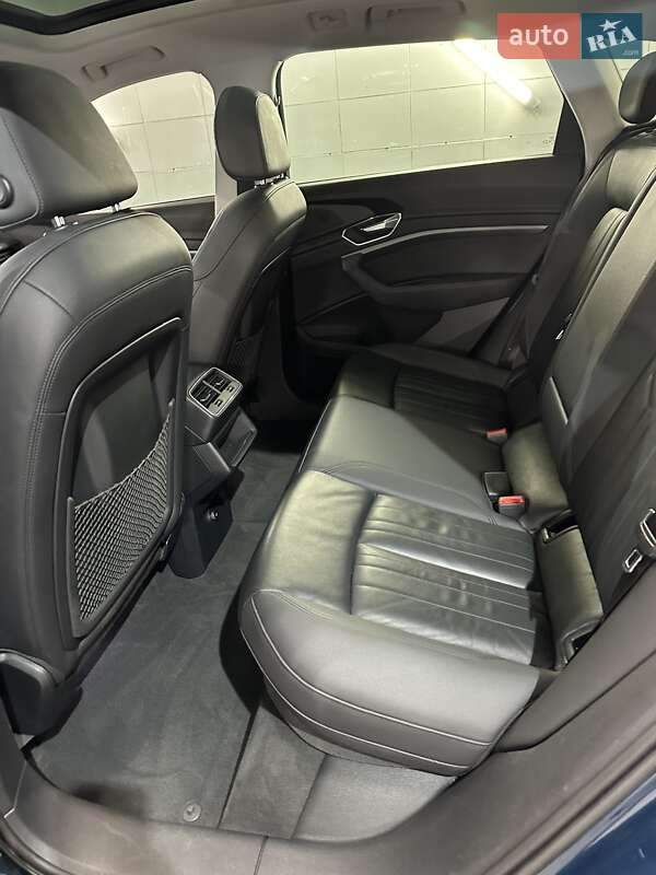 Внедорожник / Кроссовер Audi e-tron 2019 в Тернополе