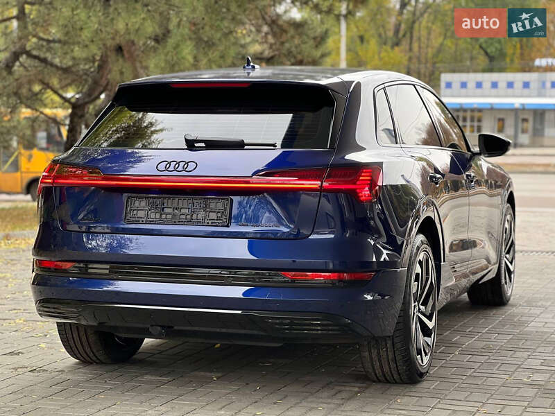 Внедорожник / Кроссовер Audi e-tron 2022 в Днепре