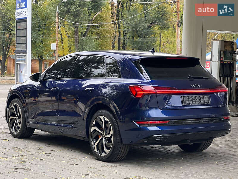 Внедорожник / Кроссовер Audi e-tron 2022 в Днепре