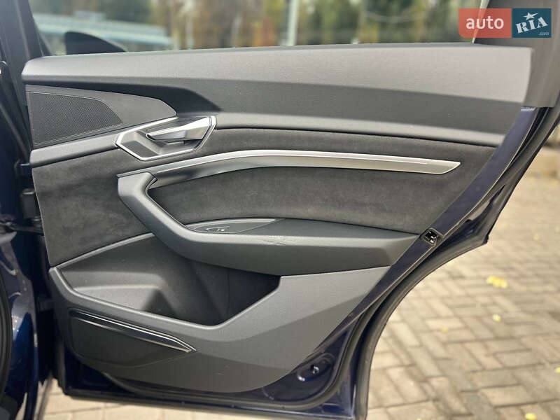Внедорожник / Кроссовер Audi e-tron 2022 в Днепре