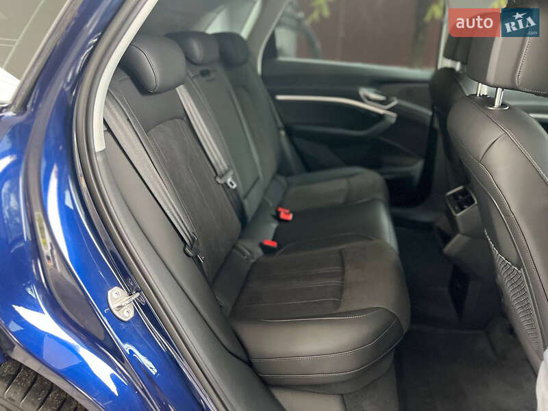 Внедорожник / Кроссовер Audi e-tron 2022 в Днепре