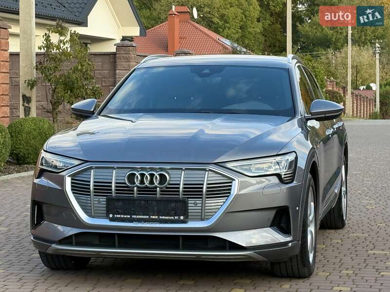 Позашляховик / Кросовер Audi e-tron 2019 в Рівному