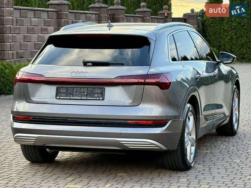 Позашляховик / Кросовер Audi e-tron 2019 в Рівному