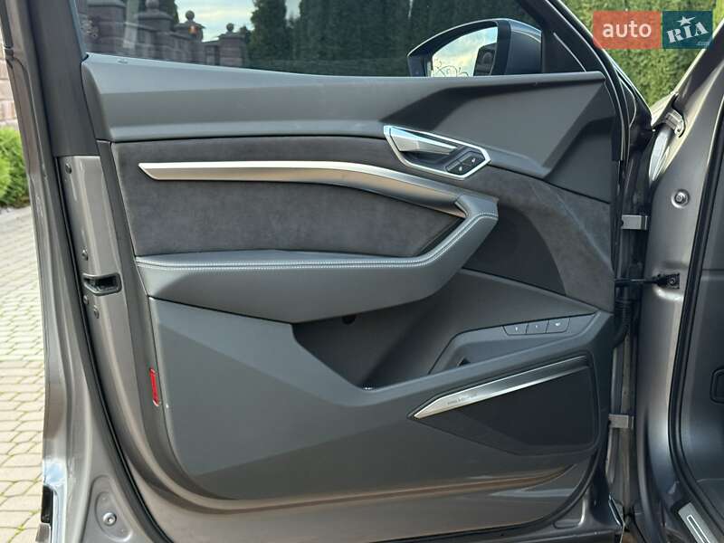 Позашляховик / Кросовер Audi e-tron 2019 в Рівному
