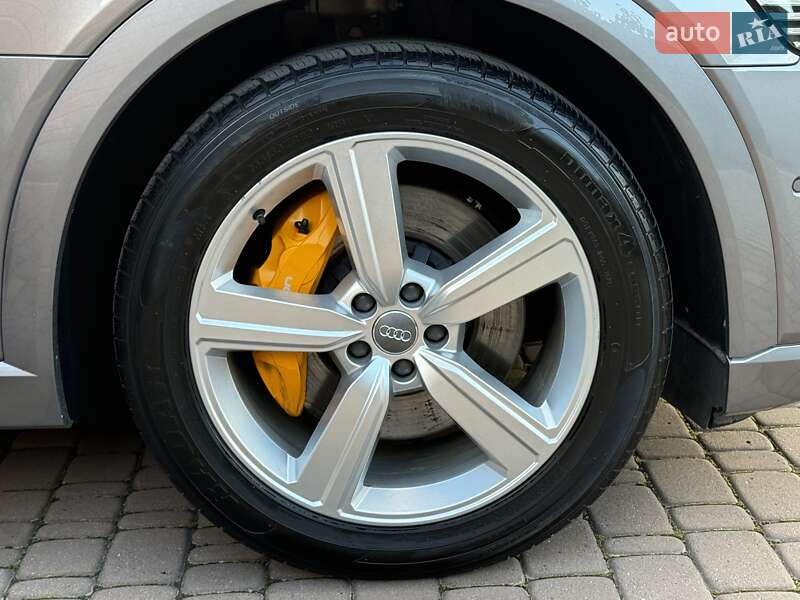 Позашляховик / Кросовер Audi e-tron 2019 в Рівному