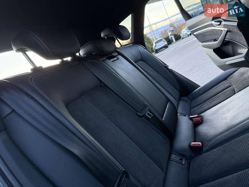 Позашляховик / Кросовер Audi e-tron 2020 в Львові фото 62 Позашляховик / Кросовер Audi e-tron 2020 в Львові