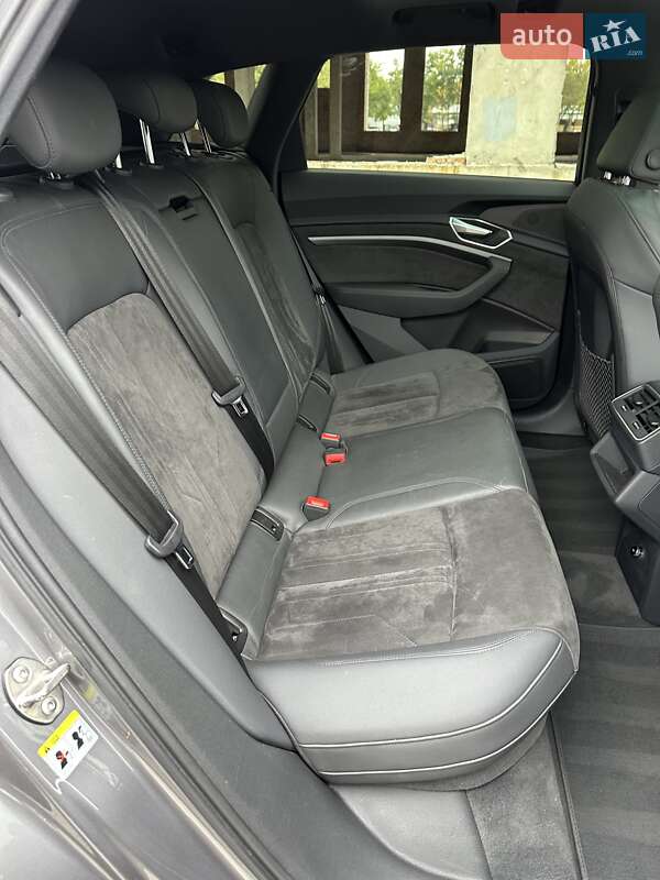 Позашляховик / Кросовер Audi e-tron 2021 в Тернополі фото 45 Позашляховик / Кросовер Audi e-tron 2021 в Тернополі