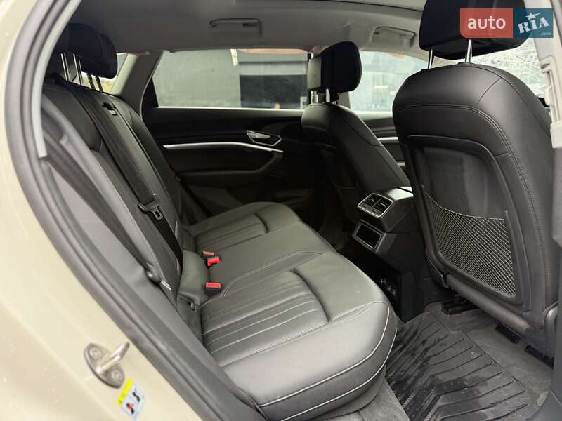 Позашляховик / Кросовер Audi e-tron 2019 в Львові