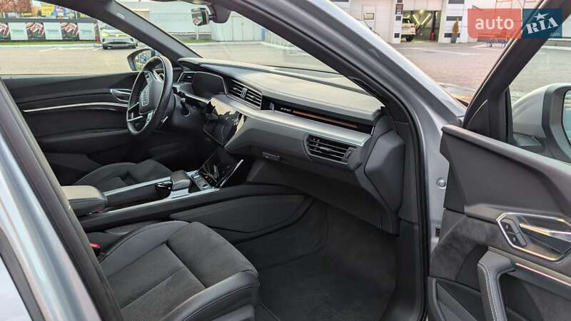 Позашляховик / Кросовер Audi e-tron 2020 в Києві