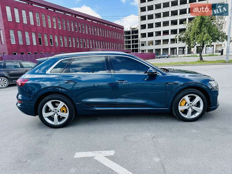 Внедорожник / Кроссовер Audi e-tron 2019 в Тернополе
