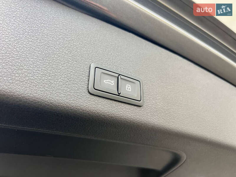 Позашляховик / Кросовер Audi e-tron 2022 в Дніпрі