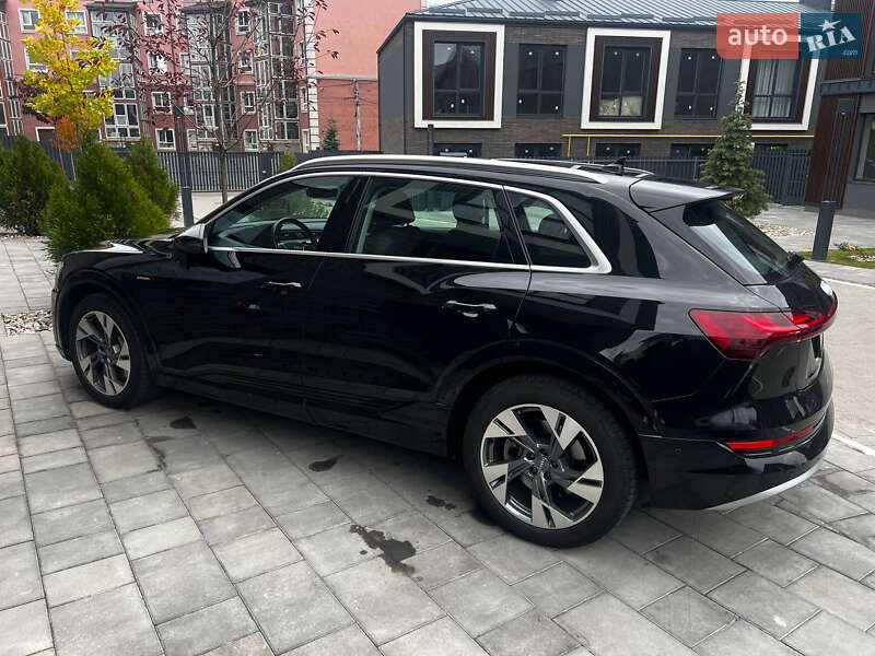 Внедорожник / Кроссовер Audi e-tron 2019 в Киеве фото 4 Внедорожник / Кроссовер Audi e-tron 2019 в Киеве