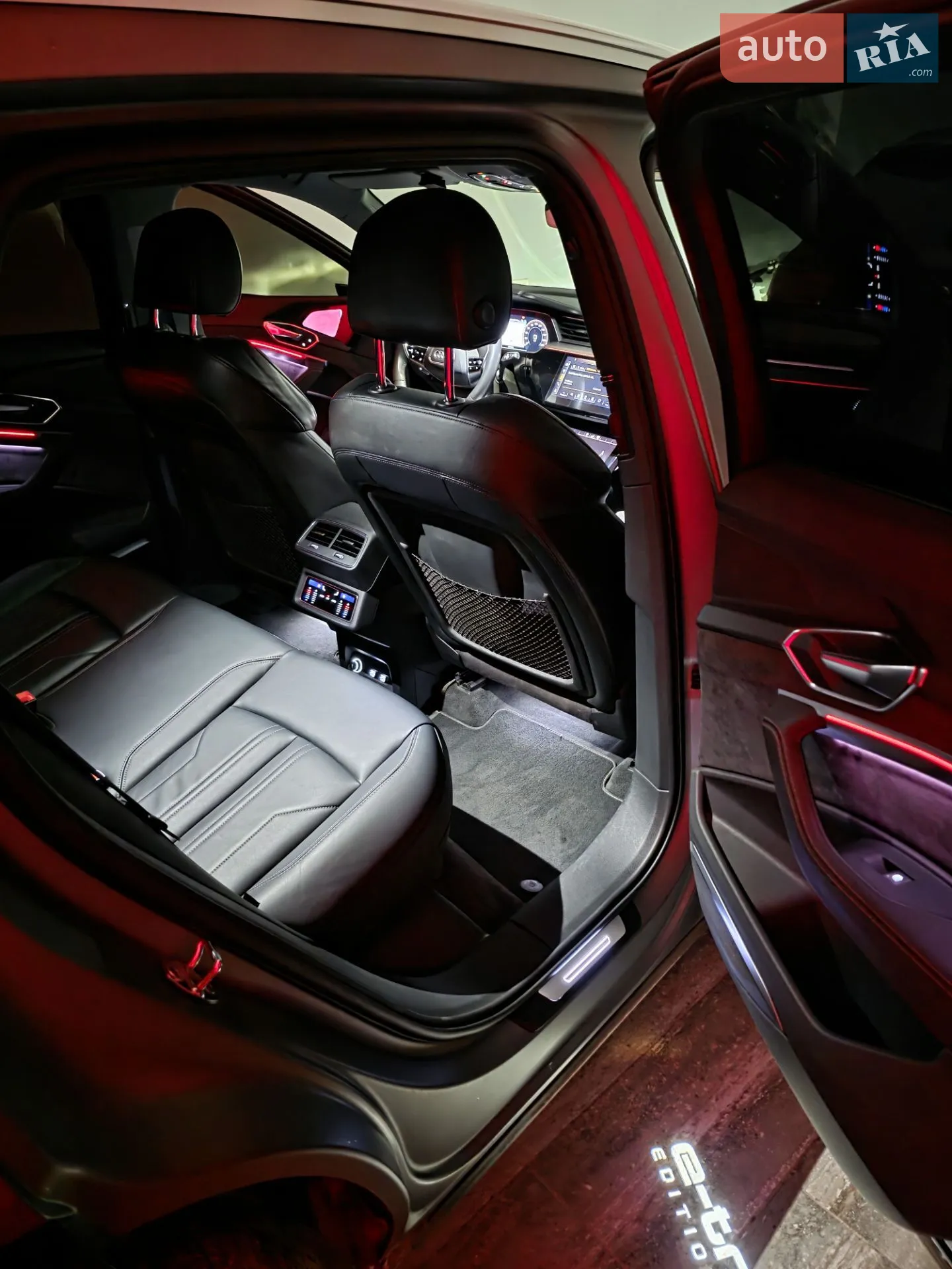 2019 Audi e-tron - мініатюра 11