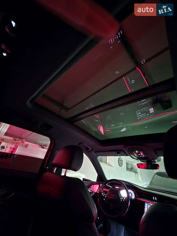 Внедорожник / Кроссовер Audi e-tron 2019 в Одессе фото 15 Внедорожник / Кроссовер Audi e-tron 2019 в Одессе