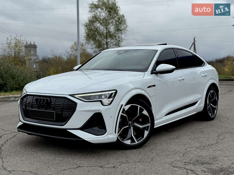 Позашляховик / Кросовер Audi e-tron 2021 в Ужгороді фото 14 Позашляховик / Кросовер Audi e-tron 2021 в Ужгороді