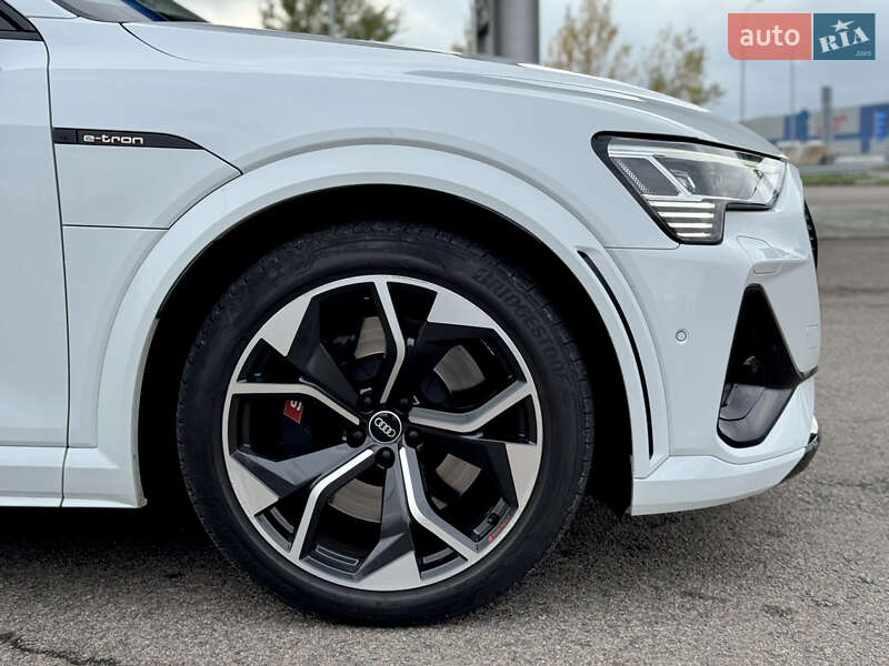 Позашляховик / Кросовер Audi e-tron 2021 в Ужгороді фото 18 Позашляховик / Кросовер Audi e-tron 2021 в Ужгороді