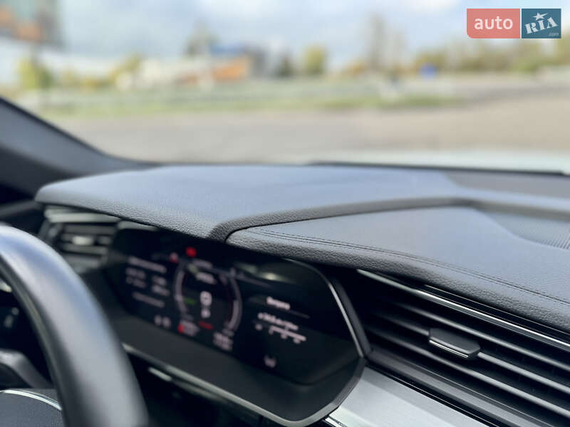 Позашляховик / Кросовер Audi e-tron 2021 в Ужгороді фото 53 Позашляховик / Кросовер Audi e-tron 2021 в Ужгороді