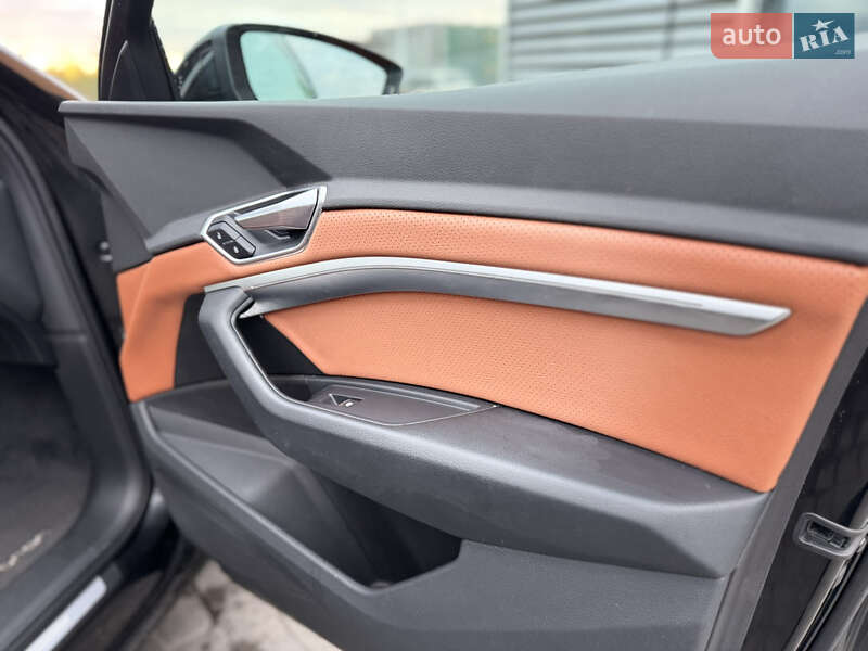 Позашляховик / Кросовер Audi e-tron 2019 в Рівному фото 23 Позашляховик / Кросовер Audi e-tron 2019 в Рівному