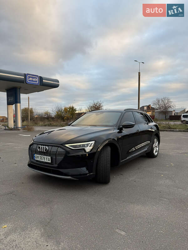 Позашляховик / Кросовер Audi e-tron 2022 в Бердичеві