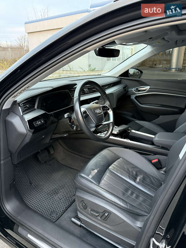 Позашляховик / Кросовер Audi e-tron 2022 в Бердичеві