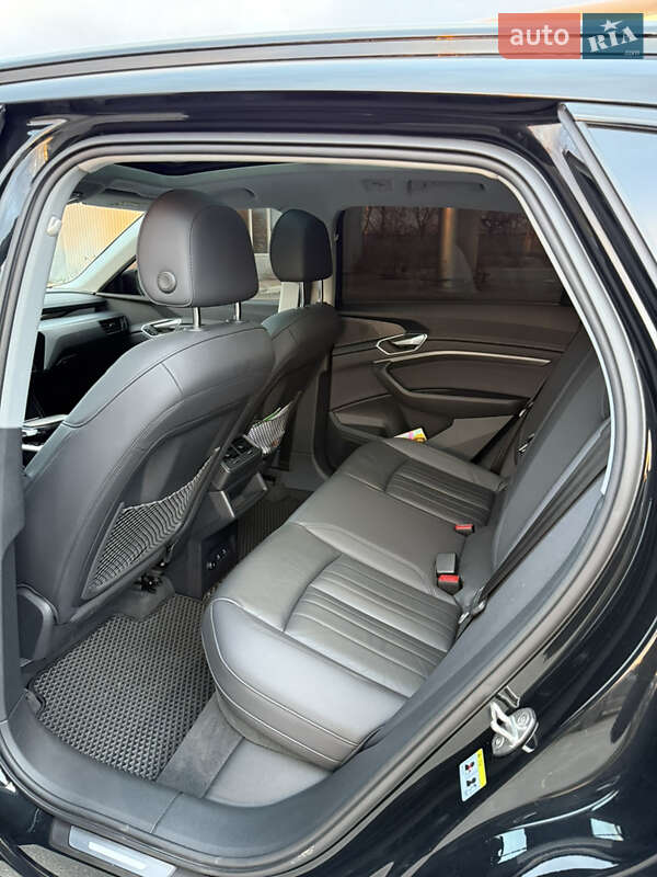 Позашляховик / Кросовер Audi e-tron 2022 в Бердичеві