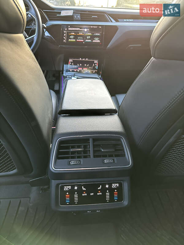 Позашляховик / Кросовер Audi e-tron 2020 в Львові фото 14 Позашляховик / Кросовер Audi e-tron 2020 в Львові