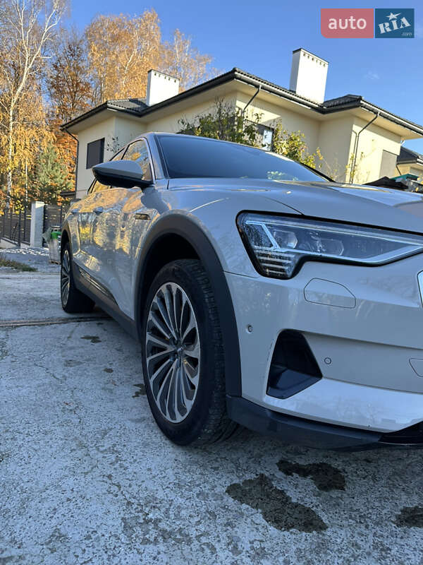 Позашляховик / Кросовер Audi e-tron 2020 в Львові фото 14 Позашляховик / Кросовер Audi e-tron 2020 в Львові